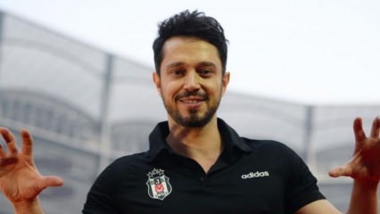 Ťažké chvíle Murata Boza, ktorý vystúpil na pódium pri oslavách majstrovstiev Beşiktaş!