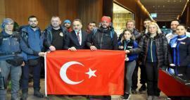 Slová chvály od zahraničných pátracích a záchranných tímov pre Turkov: Celé dni prespávali na ulici!