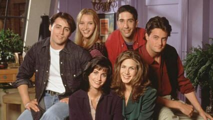 Herci série Friends sa zišli pre Courteney Cox!