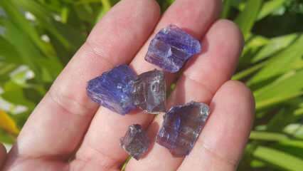 Čo je tanzanitový kameň? Čo je tanzanitový kameň, aké sú jeho vlastnosti?