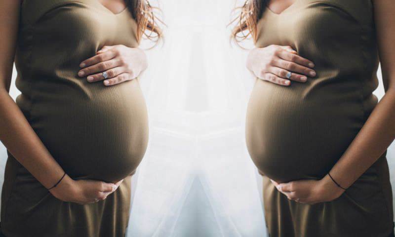 Ako sa formuje tehotenstvo dvojčiat? Dvojité príznaky tehotenstva