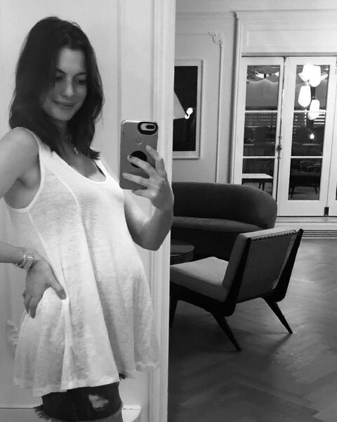 Anne Hathaway po druhýkrát tehotná