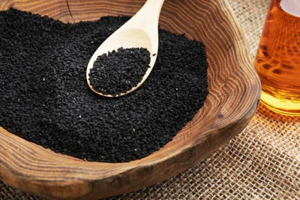 Ako vyrobiť čierny olej zo semien?