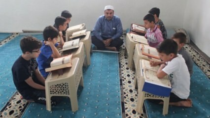 Imam Necmettin so zrakovým postihnutím učí deti o Koráne!