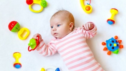 Aké by mali byť hračky prvého veku pre bábätká?
