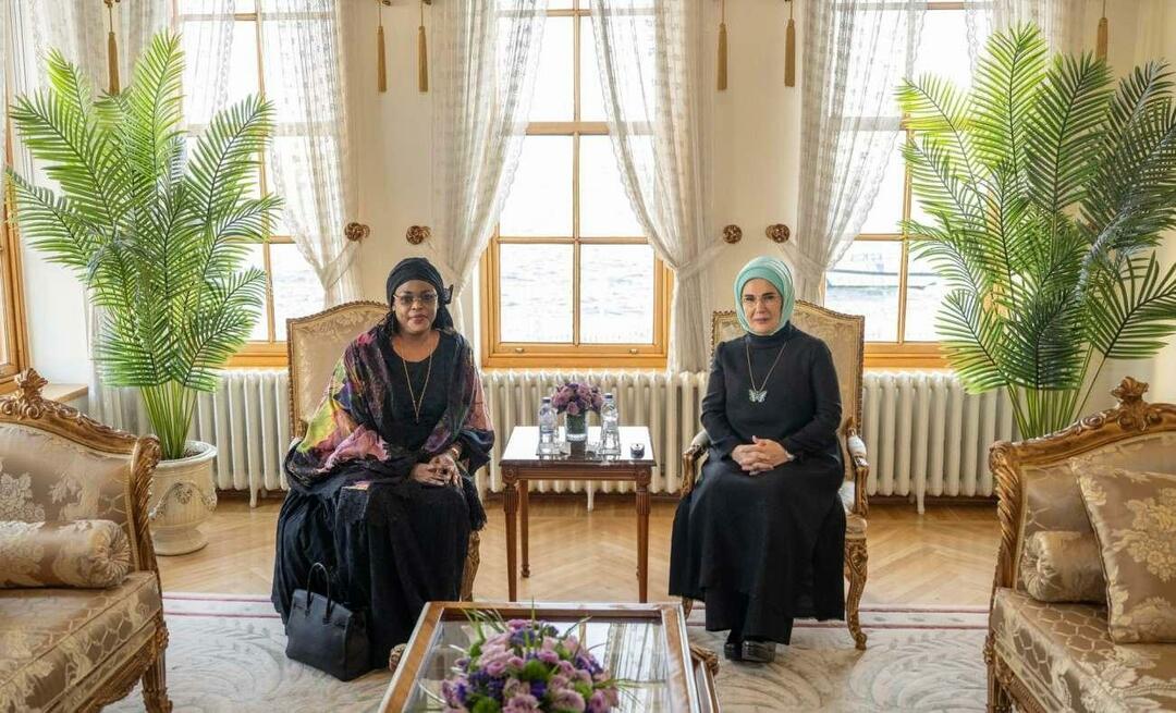 Prvá dáma Erdoğan sa stretla s manželkou senegalského prezidenta!
