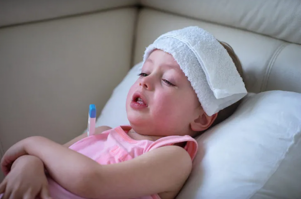 Čo robiť s dieťaťom, ktoré má horúčku