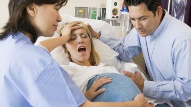 Ako rodiť normálne? Kedy nastane menštruácia v poriadku po narodení? Normálna pracovná bolesť ...