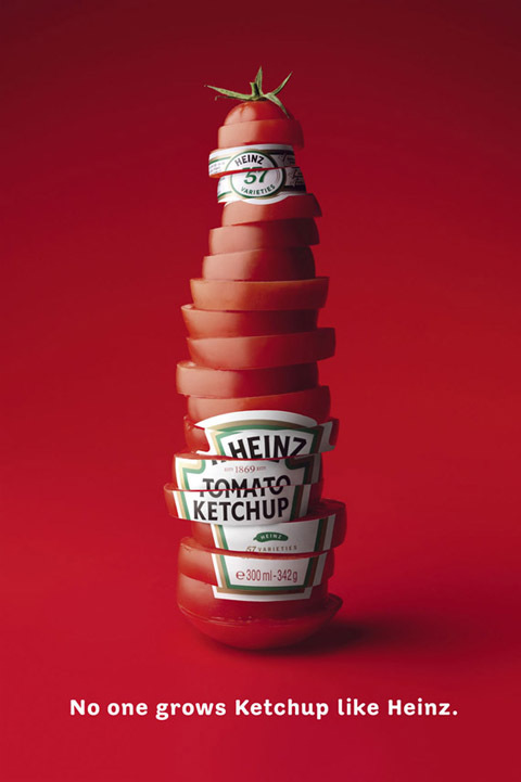 fľaša kečupu na plátky paradajok heinz