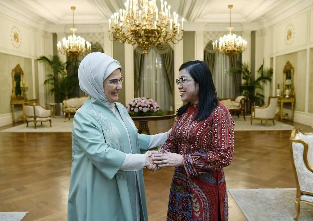 Prvá dáma Erdoğan a predseda vlády Vietnamu