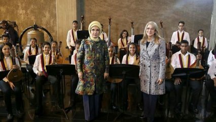 Špeciálne hudobné vystúpenie pre prvú dámu Erdoğan vo Venezuele