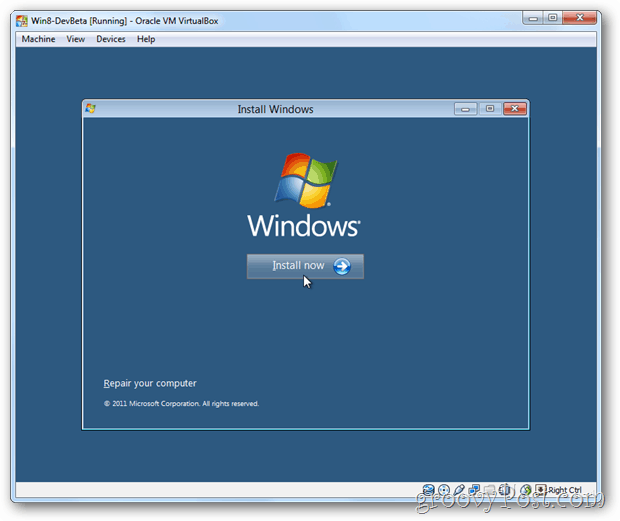 Okno VirtualBox Windows 8 sa teraz inštaluje
