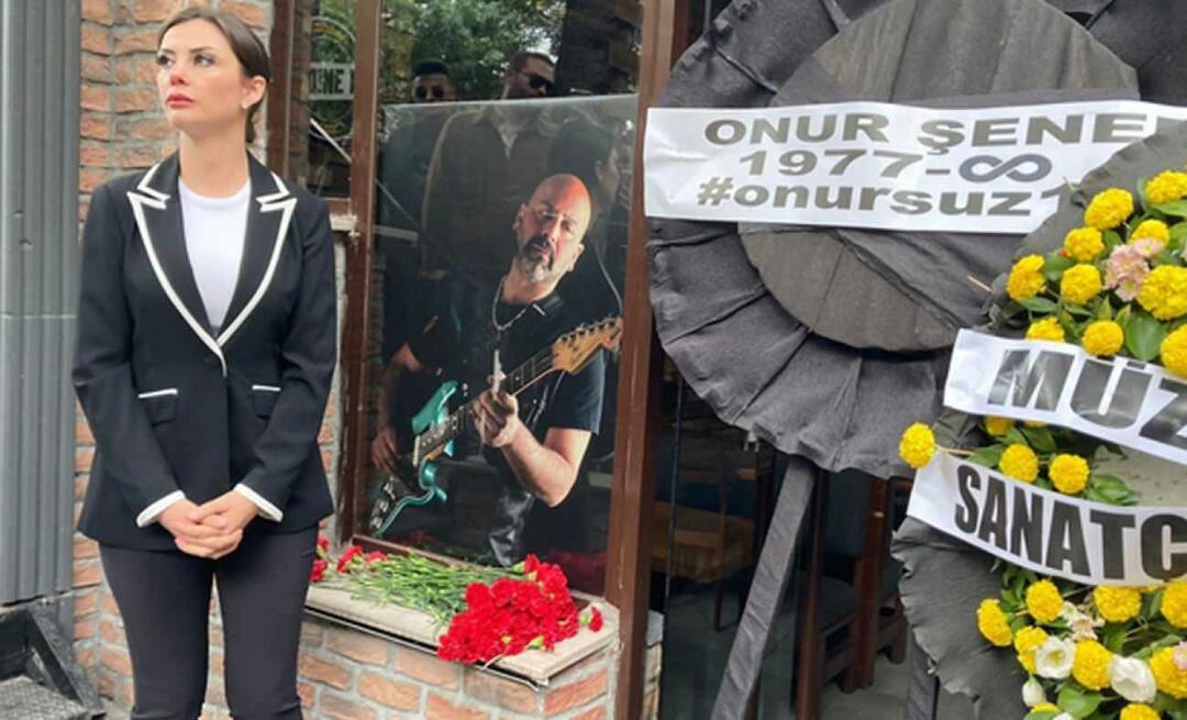 Uskutočnila sa spomienková slávnosť na Onura Şenera, ktorý bol zavraždený kvôli jeho žiadosti o pieseň: On je všade!
