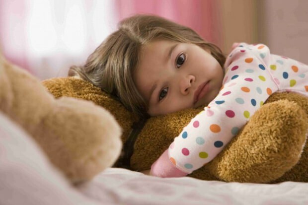 Čo by sa malo urobiť s dieťaťom, ktoré nechce spať?