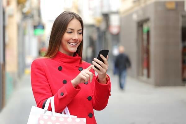 SMS správy vám môžu pomôcť nasmerovať miestnu pešiu prevádzku do vášho obchodu.