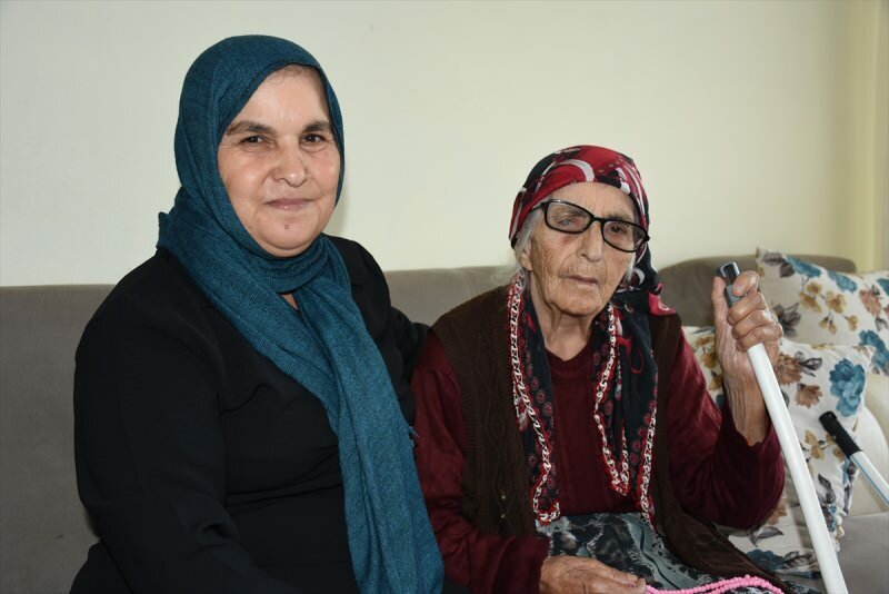 95-ročná babička Fatma, pacientka so srdcom a krvným tlakom, porazila Kovid-19