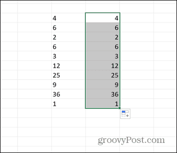 Excel pretiahnuté bunky