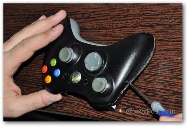 Výmena analógových paličiek ovládača Xbox 360 rozdeľuje puzdro ovládača