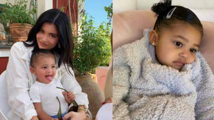 Mladý miliardár Kylie Jenner kúpil poníka pre svoju dvojročnú dcéru za 200 000 dolárov!