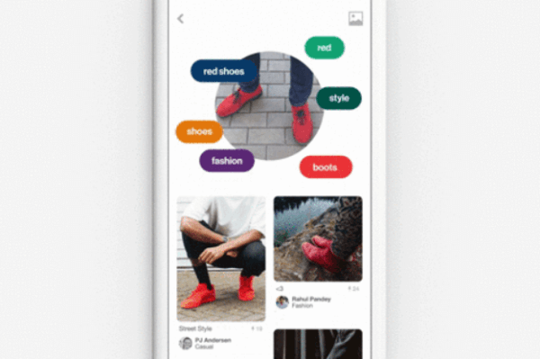 Nový nástroj vizuálneho objavovania spoločnosti Pinterest, Lens, využíva fotoaparát vášho telefónu na fotografovanie predmetov a hľadanie v Pinterestu na súvisiace položky, ktoré by vás mohli zaujímať. 