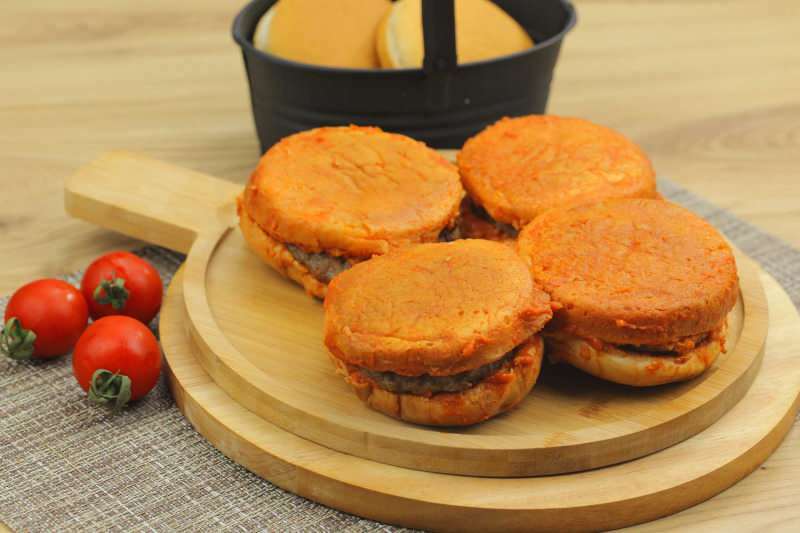 Ako urobiť najjednoduchší mokrý hamburger? Recept a tipy na výrobu mokrých hamburgerov doma