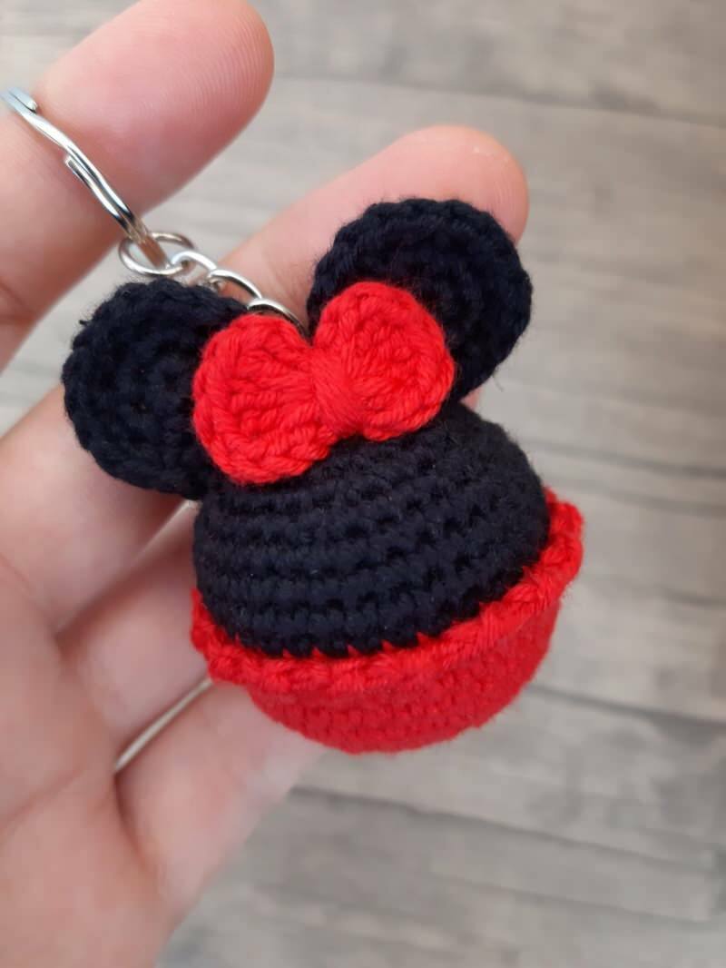 Ako si vyrobiť prívesky na kľúče Amigurumi Mickey Mouse? Mickey minnie detailné výroba príveskov na kľúče