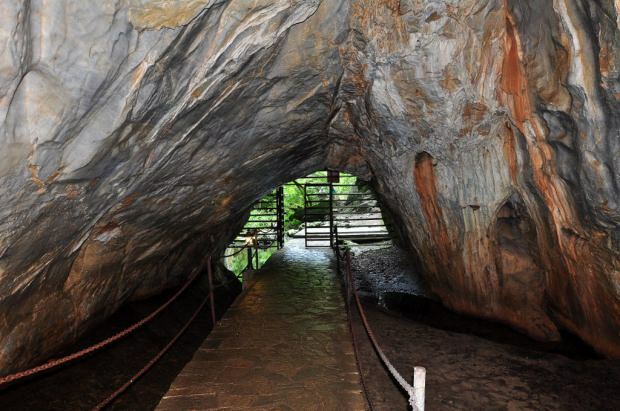 Jaskyňa Dupnisa