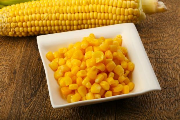 Ako pripraviť varenú kukuricu doma? Ako odstrániť varenú kukuricu?