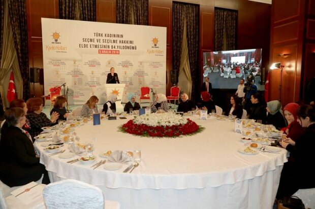 Prvá dáma Erdoğan sa zúčastnila Dňa práv žien