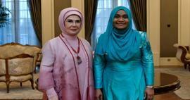 Prvá dáma Erdoğan sa stretla so Sajidhou Mohamedovou, manželkou maldivského prezidenta Muizzu