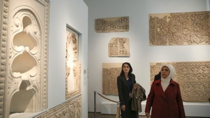 Prvá dáma Erdoğan navštívila múzeum v Bergame