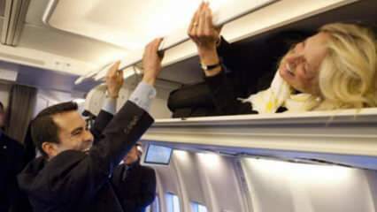 1. apríla vtip od Jill Bidenovej novinárom v lietadle!