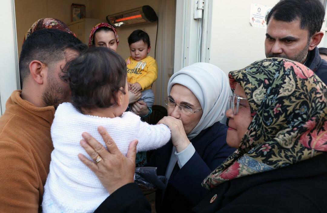 Emine Erdoğan navštívila rodiny obetí zemetrasenia
