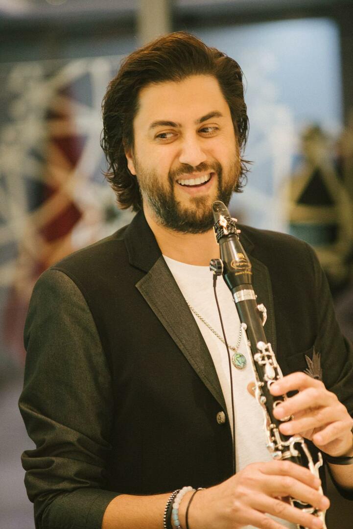 Serkan Çağrı urobil vietor tureckej hudby v Amerike