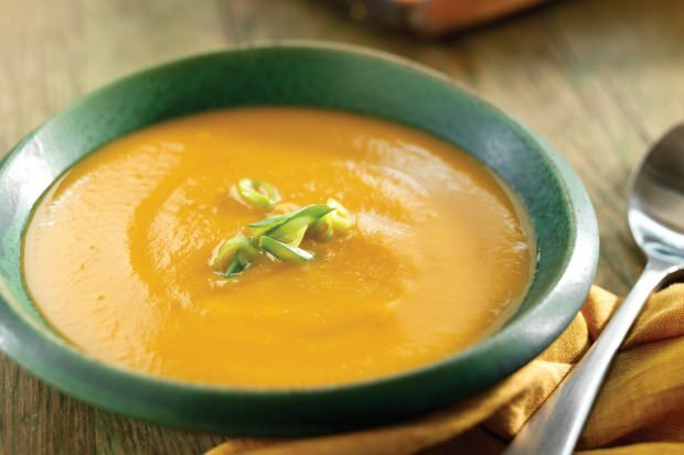 Lahodný recept na sladkú zemiakovú polievku