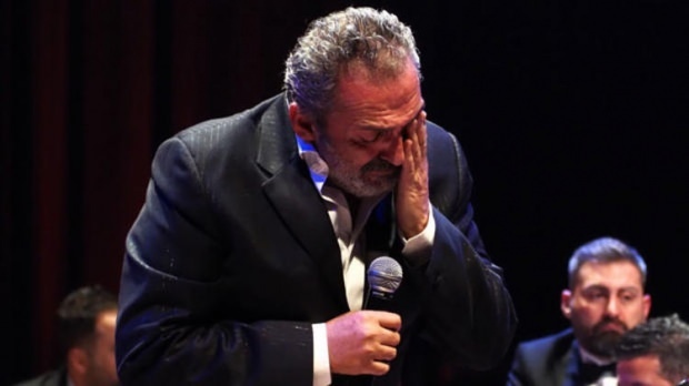 Yavuz Bingöl nemohol na pódiu kontrolovať svoje slzy