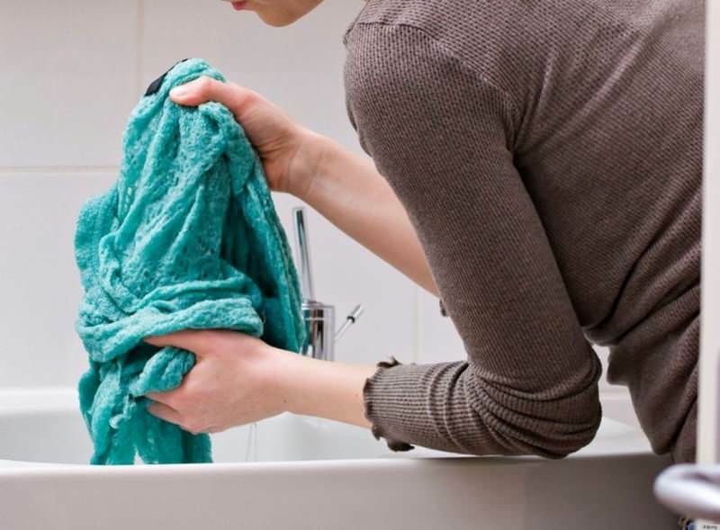 Pranie prikrývok vo vani