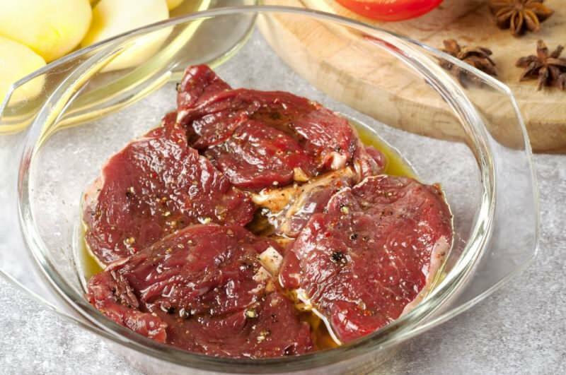 Ako variť mäso na grile? Aké sú tajomstvá dobrého grilovania? Tipy na dobré grilovanie