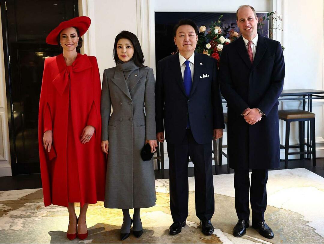 Kate Middleton a princ William s juhokórejským prezidentom Yoon Suk Yeol a jeho manželkou Kim Keon Hee