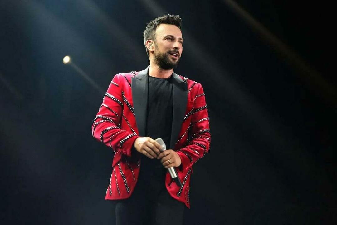 Bolo jasné, prečo Tarkan odišiel z pódia! 9 miliónov lír nestačilo