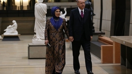 Osmanský detail v šatách First Lady Erdogan!