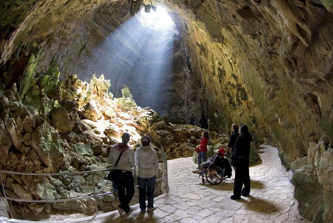 Jaskyne Grotte di Castellana