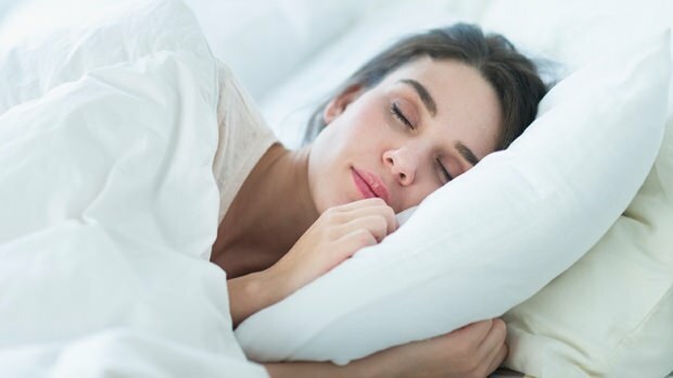 Aké sú príčiny potenia počas nočného spánku? Čo je dobré na potenie?