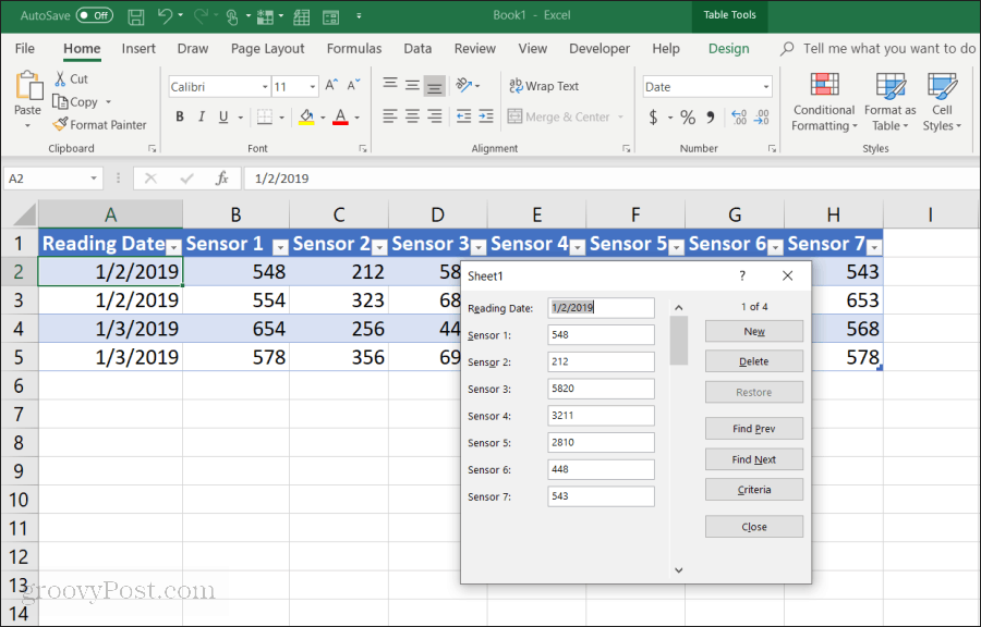 formulár na zadávanie údajov v Exceli