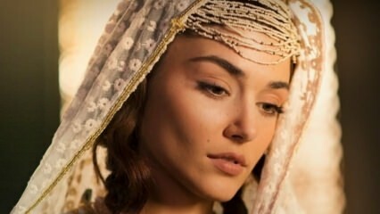 Úžasné zábery z filmu Hande Erçel, jedného z hercov filmu „Mevlana“ na Mest-i Aşk!