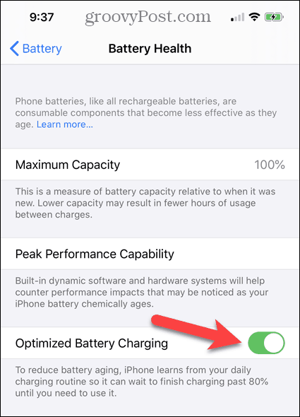Povoľte alebo zakážte optimalizované nabíjanie batérie na obrazovke stavu batérie iPhone