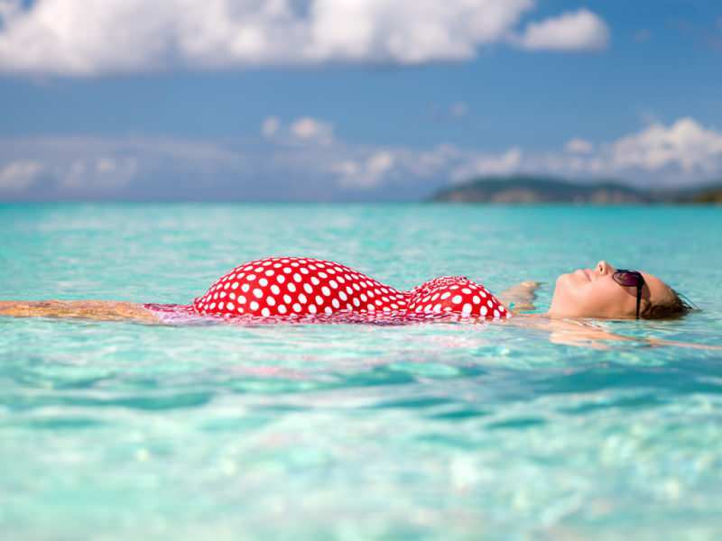 Plávanie a výhody počas tehotenstva! Je možné počas tehotenstva plávať v mori alebo termálnom bazéne?
