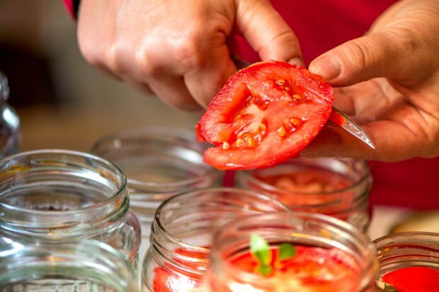 Ako vyrobiť konzervované paradajky