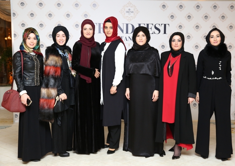Dámska módna návrhárka pre ženy od Aleppo