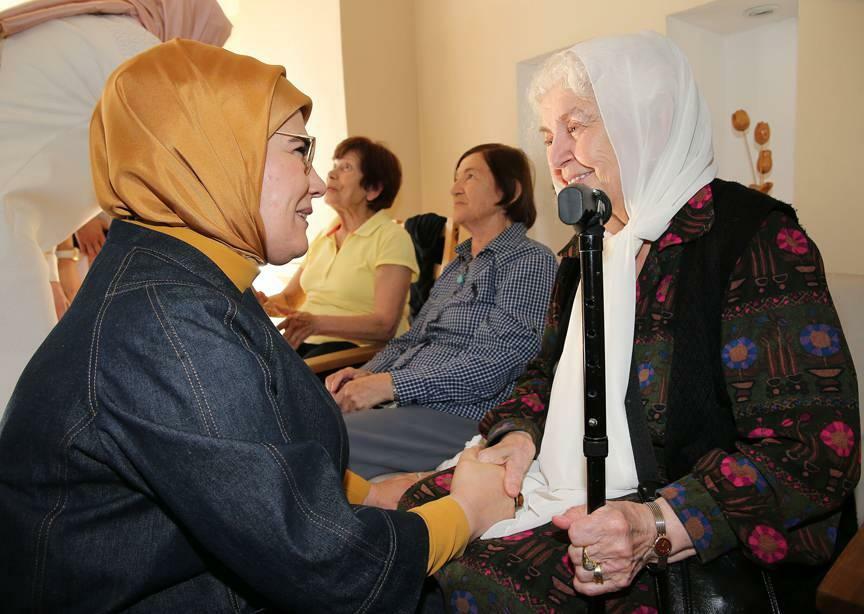 Emine Erdogan oslávila 1. október Deň starších